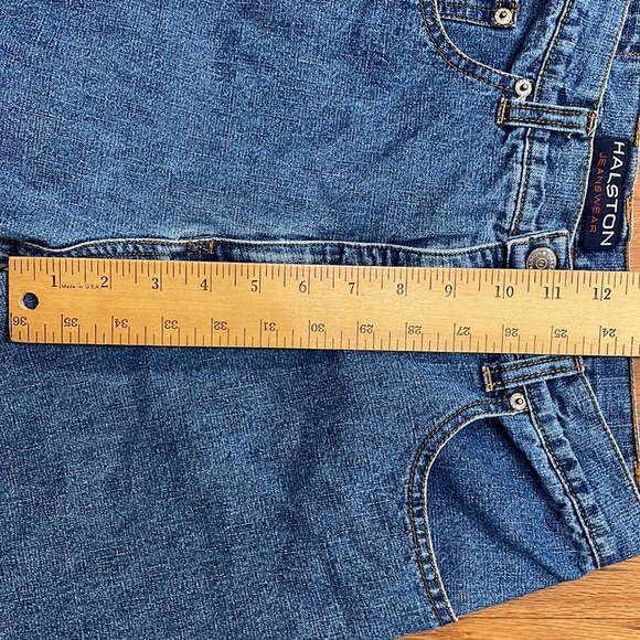 Halston Jeanswear Size 8 Blue Vintage Cropped Distressed 5 Pockets Medium Wash - Picture 7 of 13